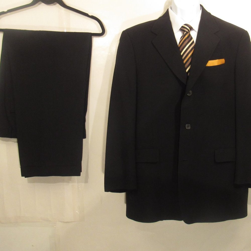 Mens Suit - Picture 3 of 5